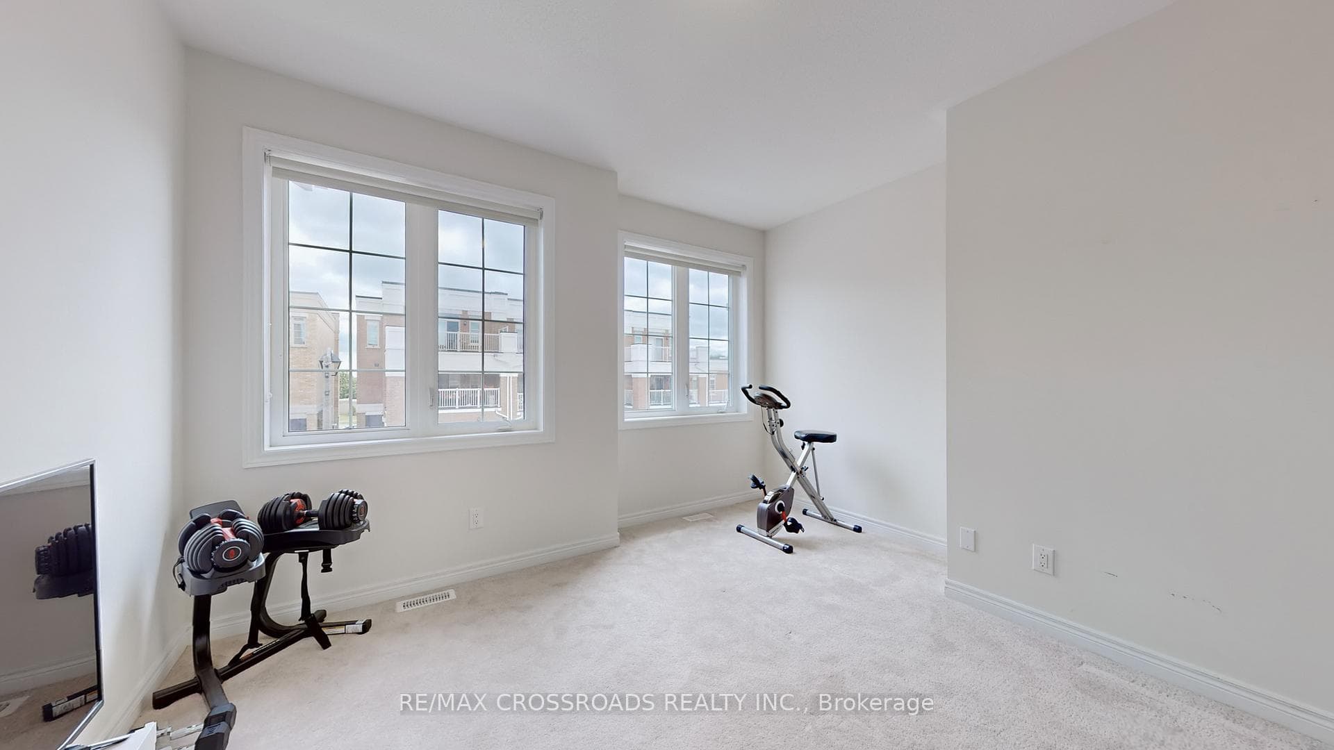 8 Luzon Avenue photo 27
