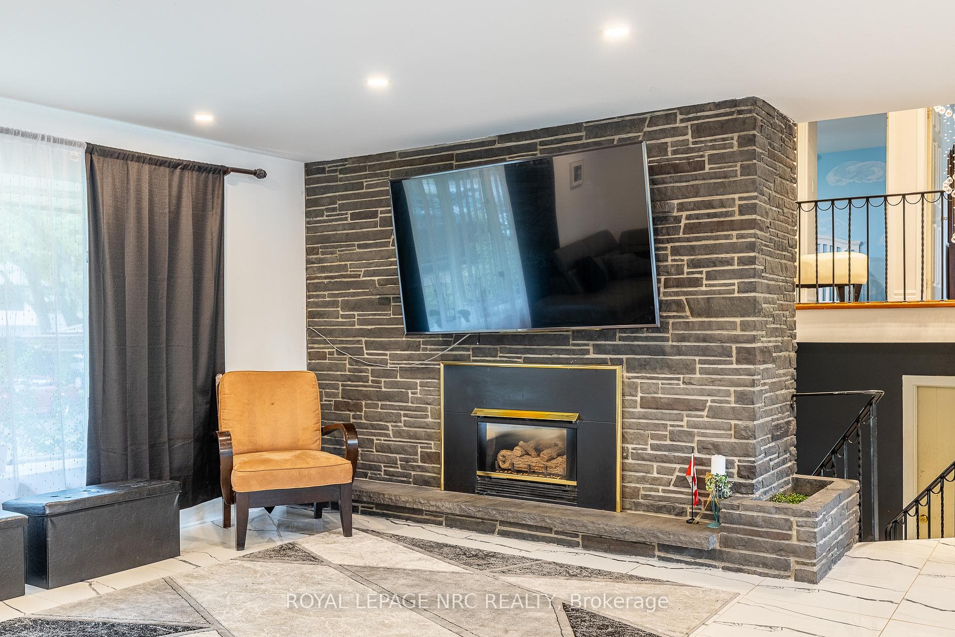 3797 Wiltshire Boulevard photo 11