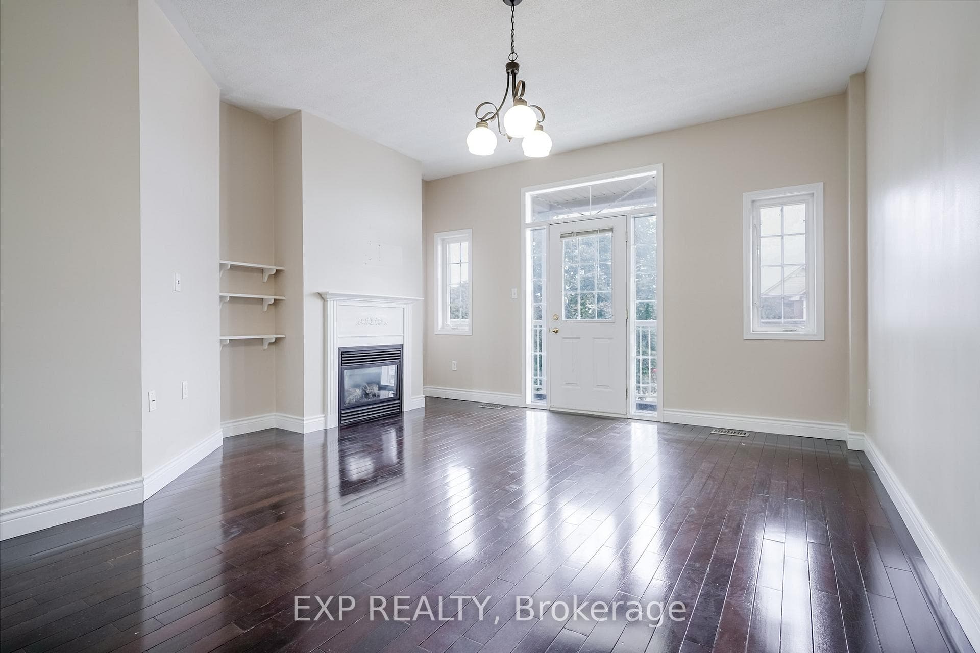 75 Hutton Place photo 34