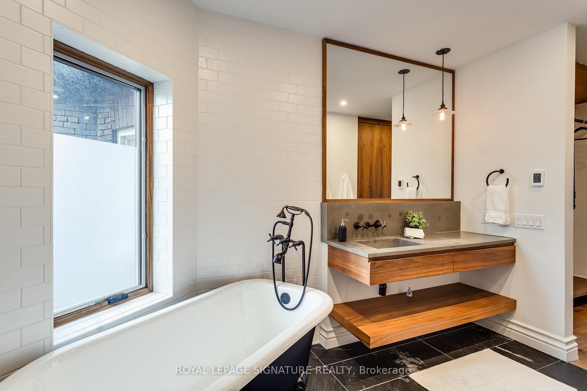 88 Grace Street photo 26