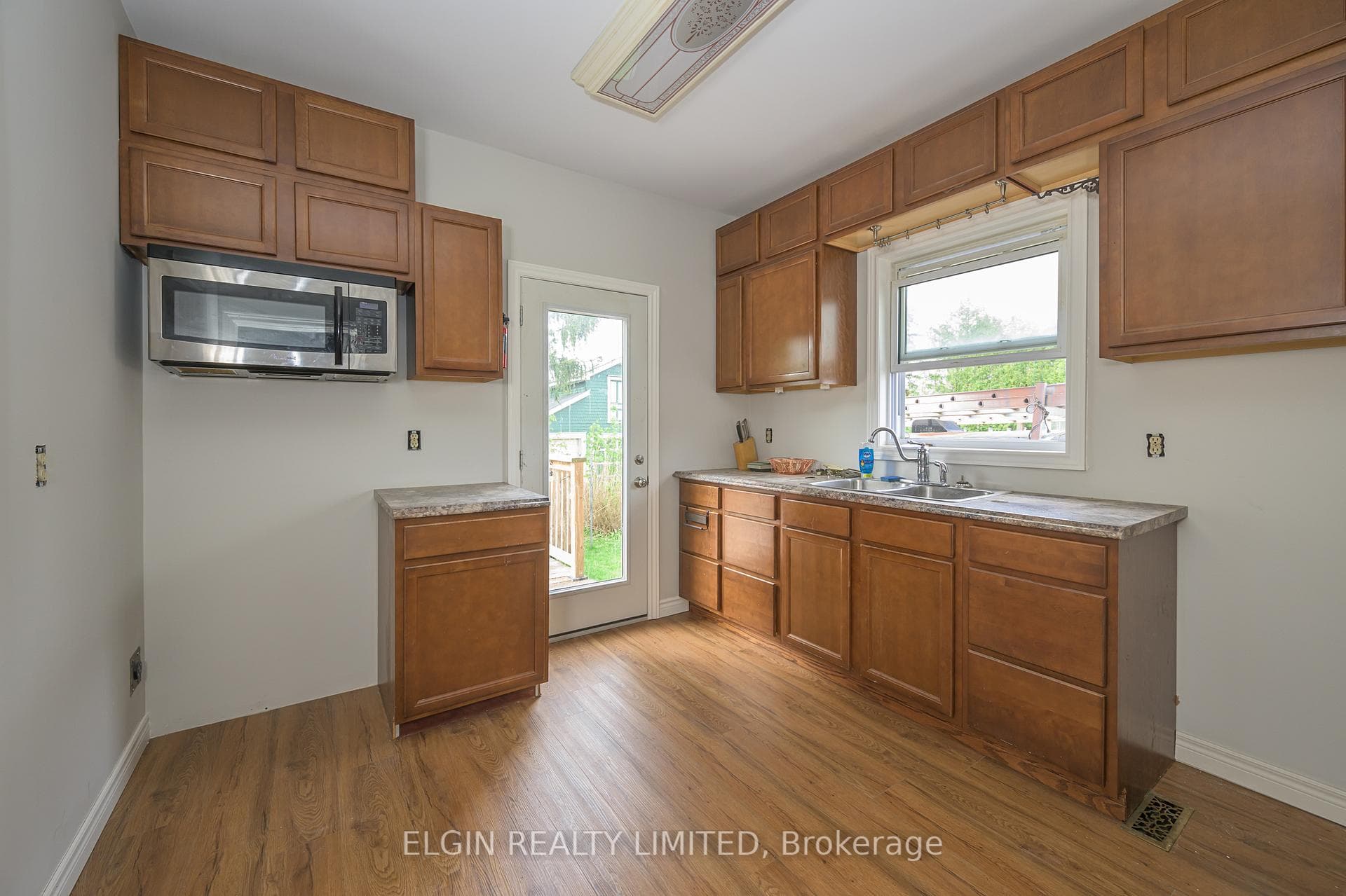 83 Myrtle Street photo 14
