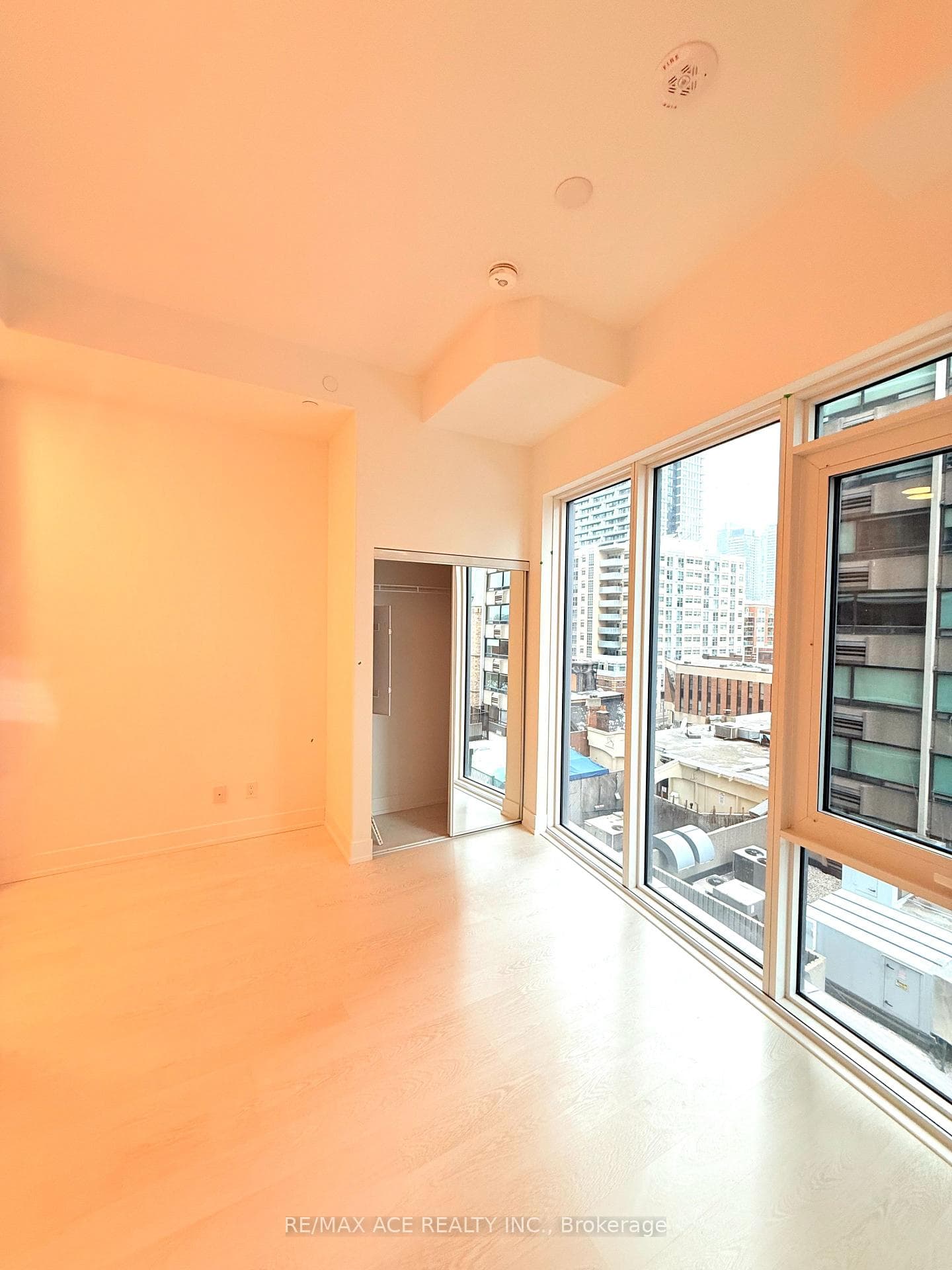 308 Jarvis Street Unit 710 photo 7