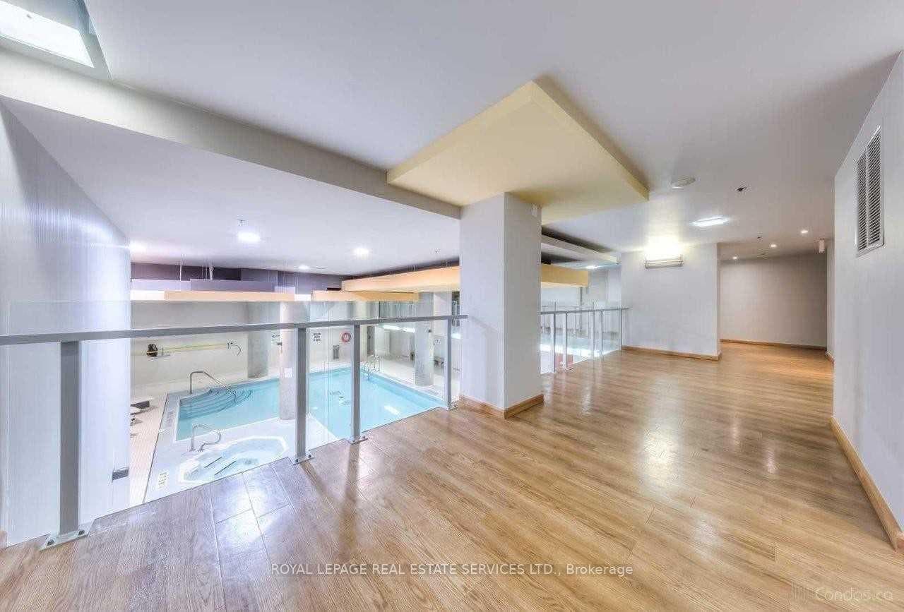 111 Elizabeth Street Unit 1019 photo 21
