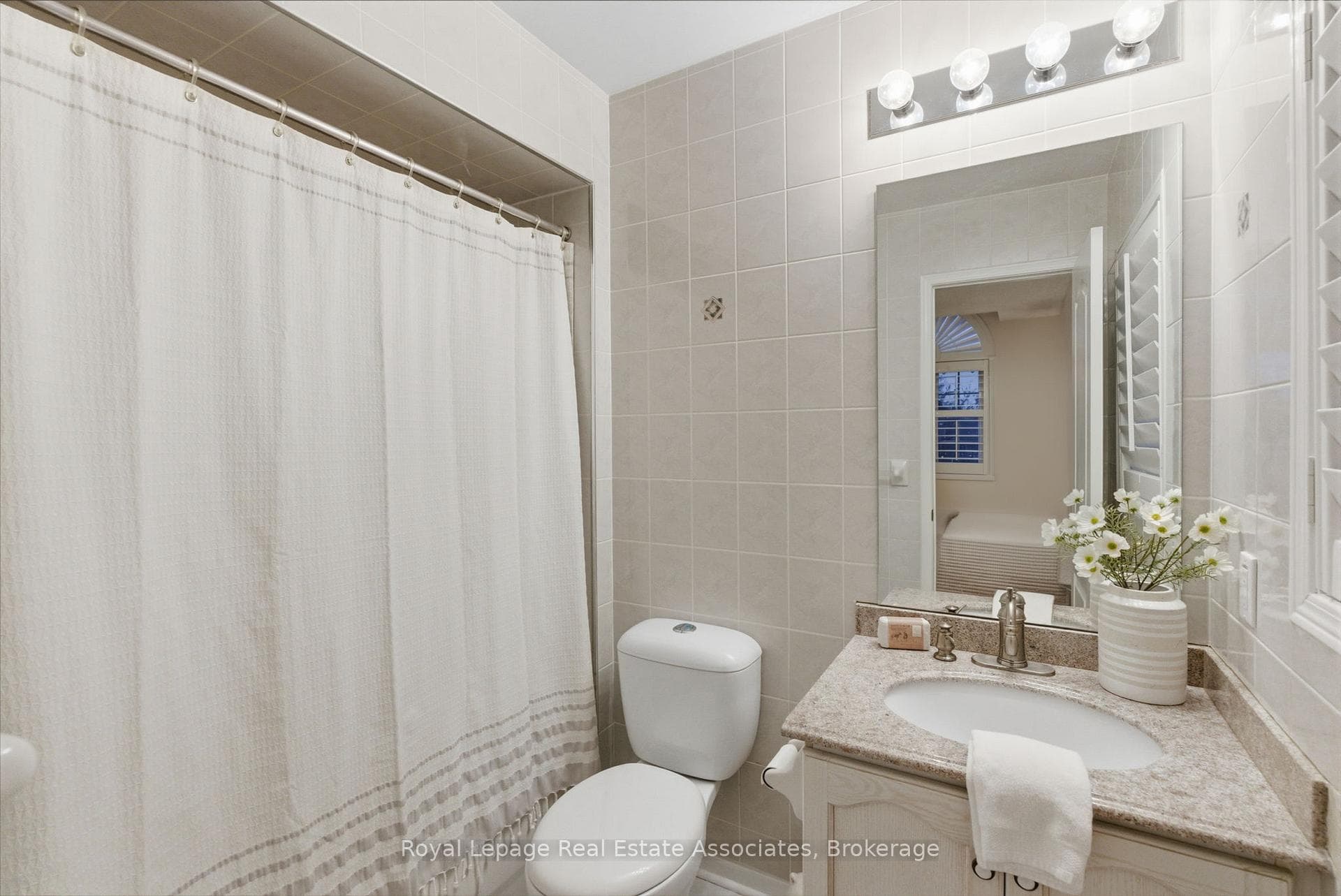 17 Walden Street photo 32
