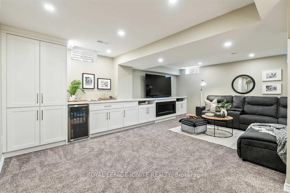 54 Albert Street photo 28