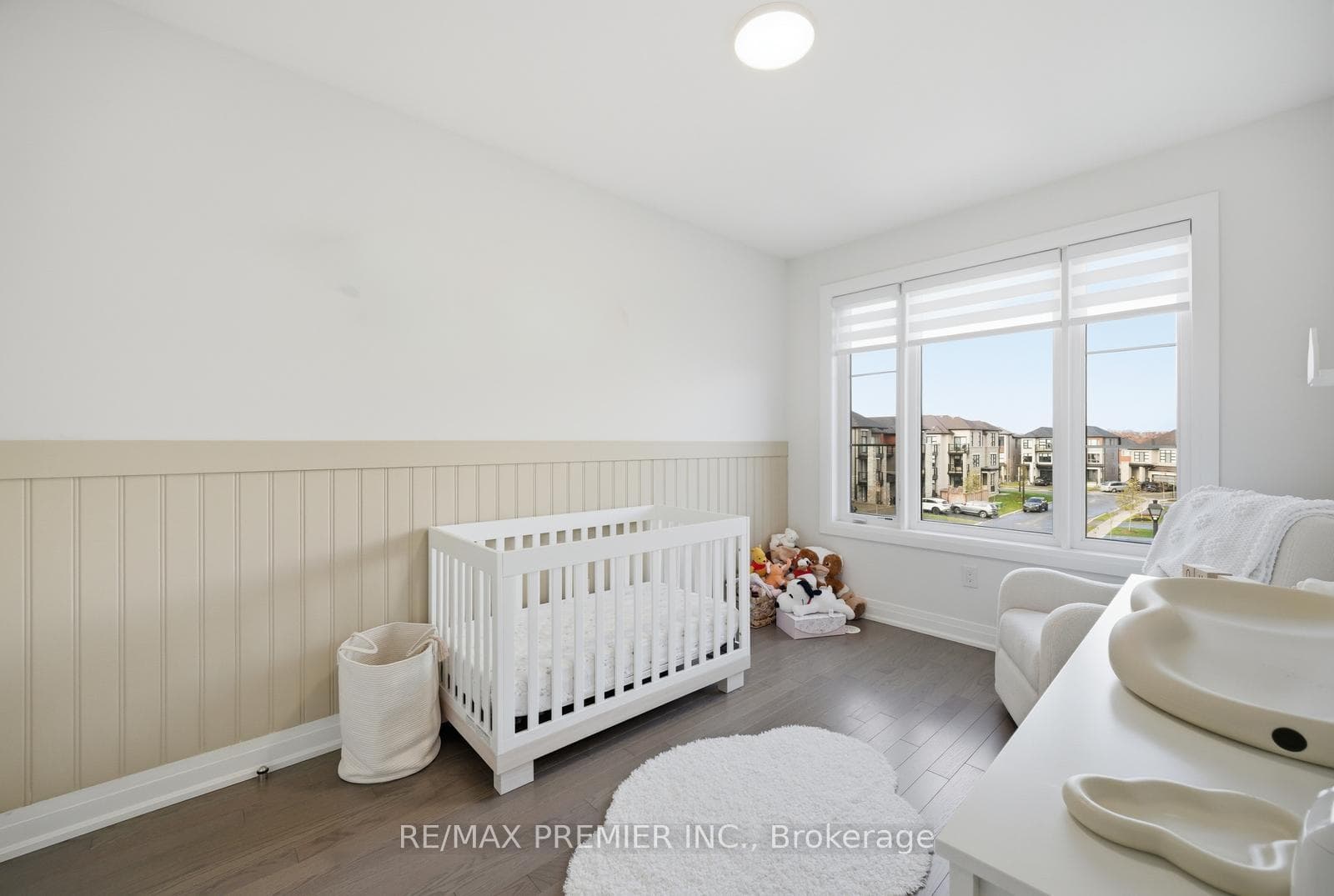 229 Vermont Avenue photo 29