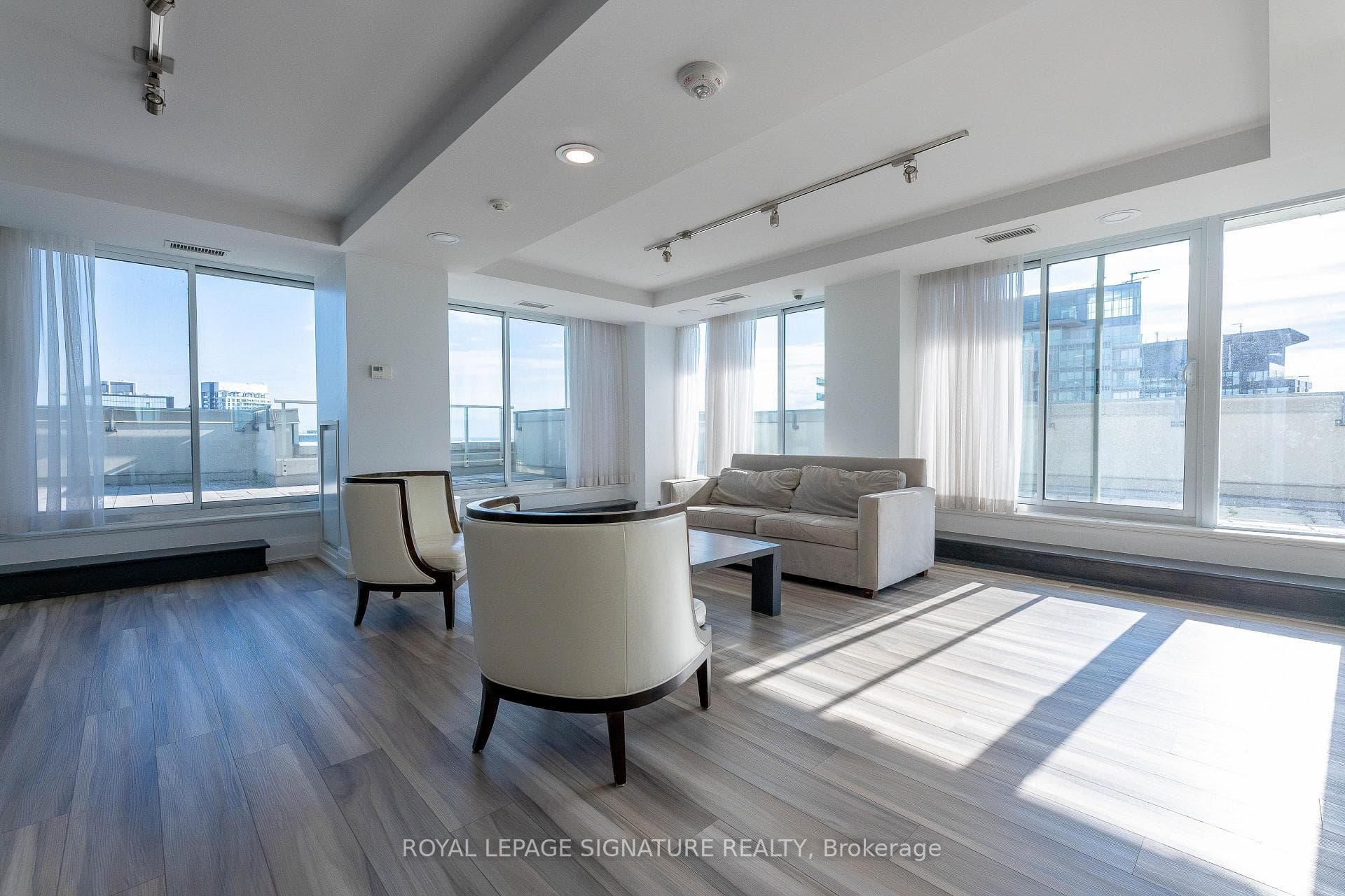125 Western Battery Road Unit 711 photo 28