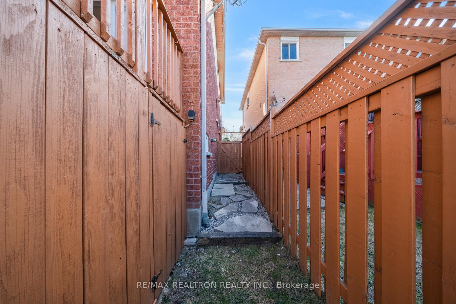 60 Harmony Road photo 50