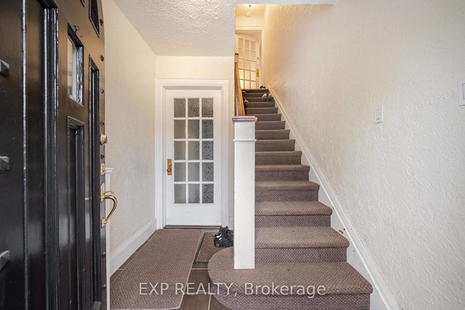 17 Highbourne Road Unit Upper photo 5
