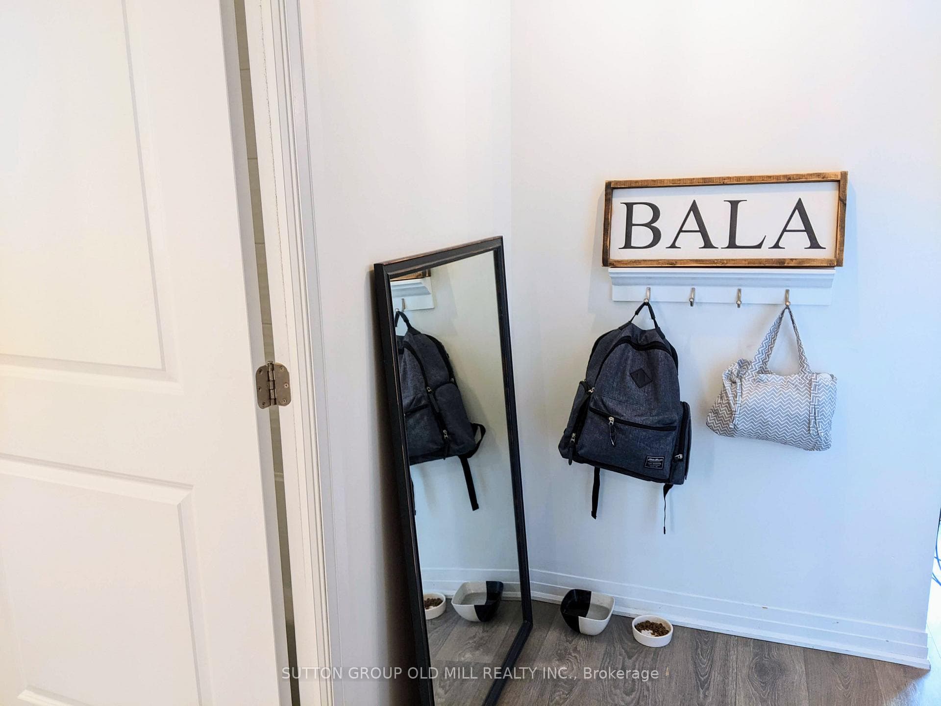 2301 Danforth Avenue Unit 422 photo 8