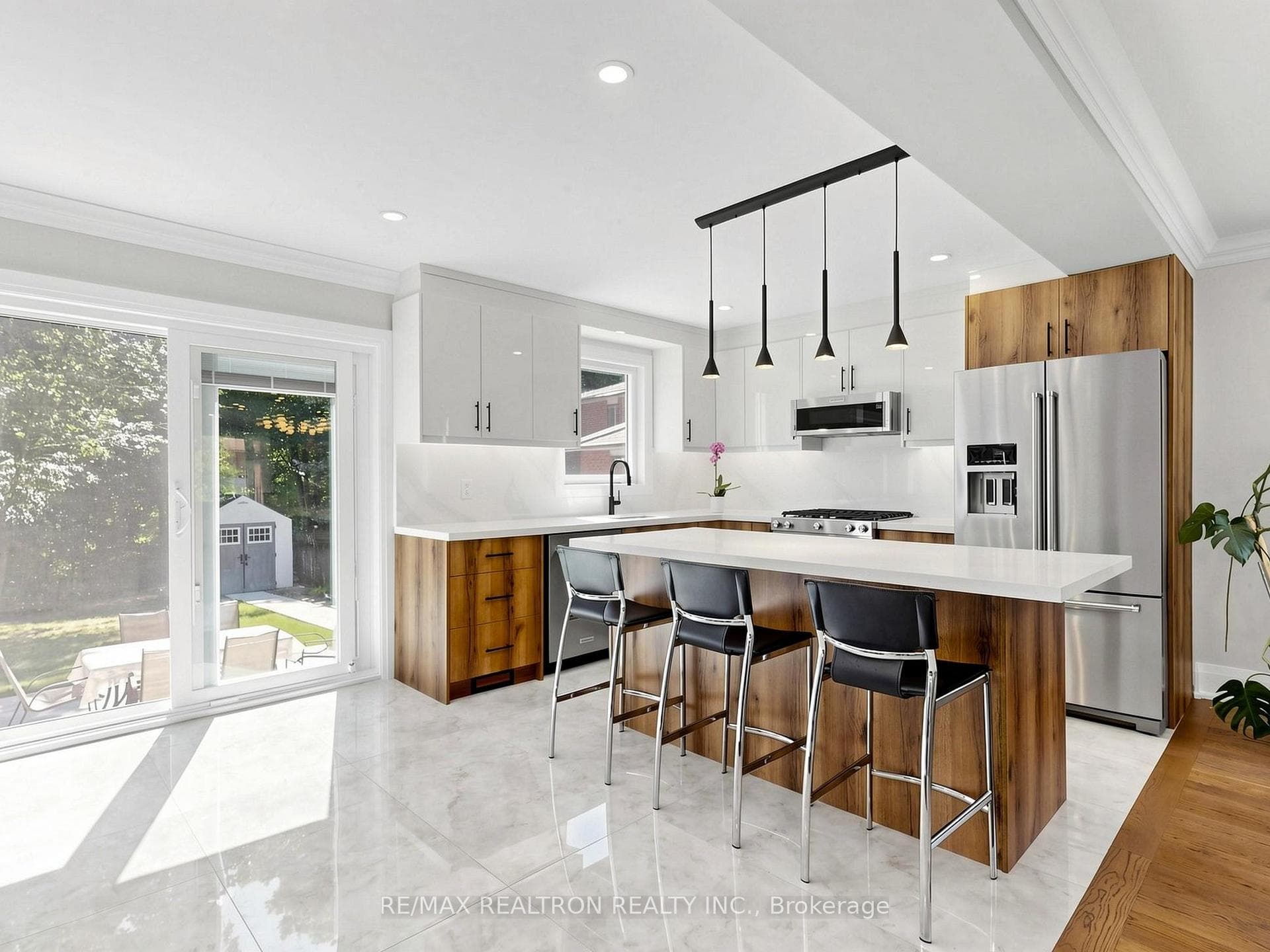132 Stilecroft Drive photo 7