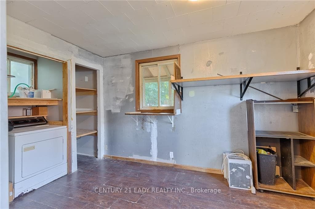 131 PATRICK Avenue photo 16
