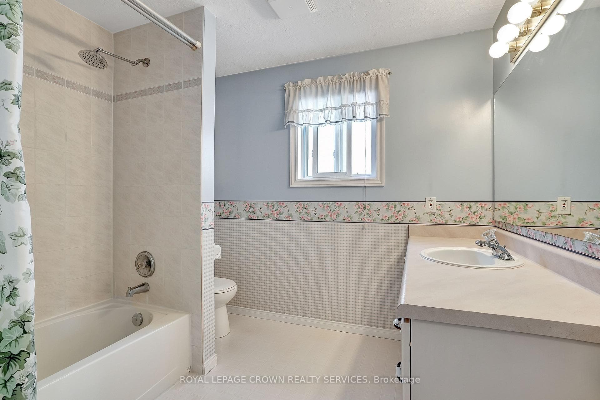 62 Thompson Drive photo 10
