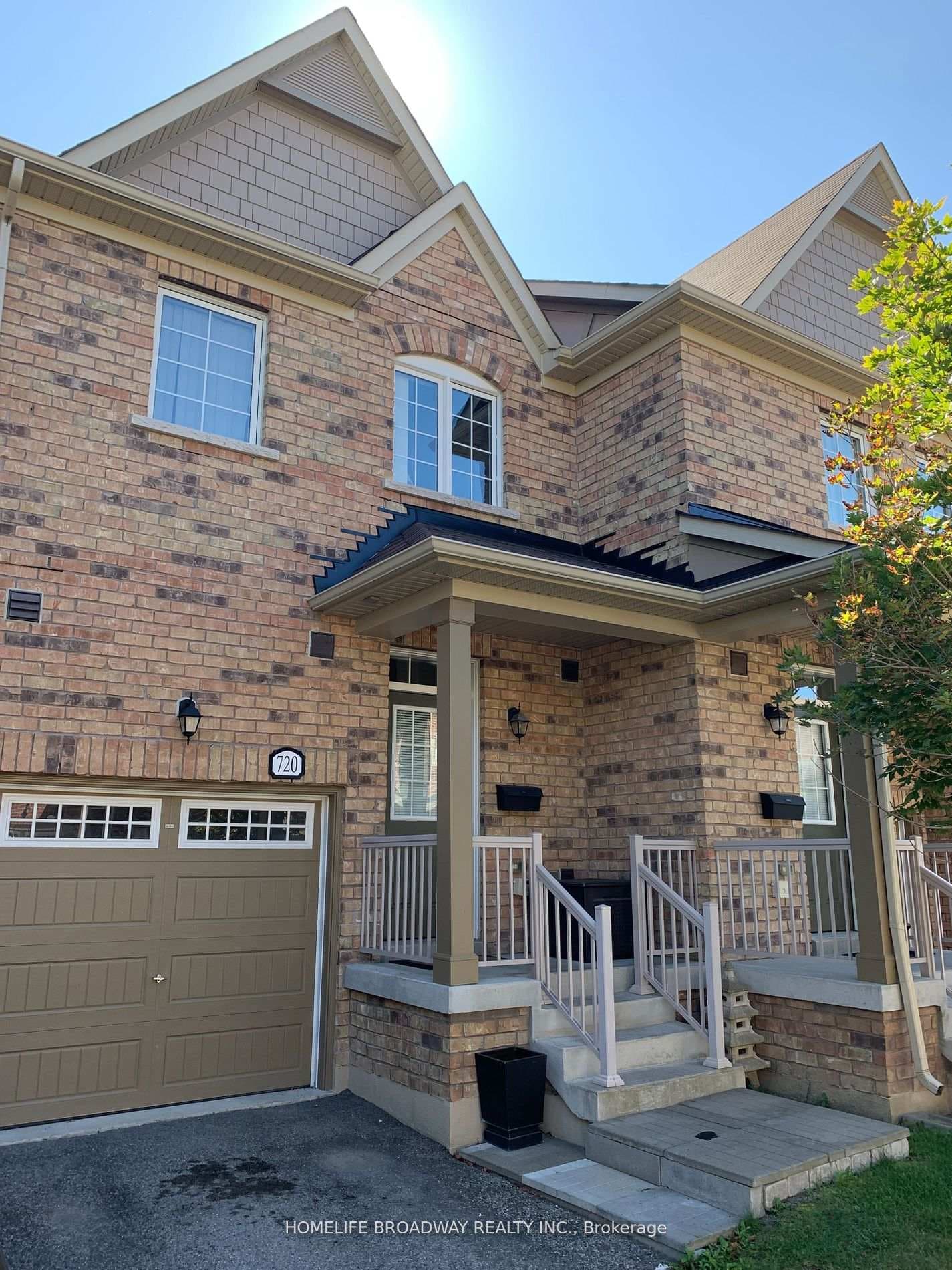 720 WENDY CULBERT Crescent photo 3