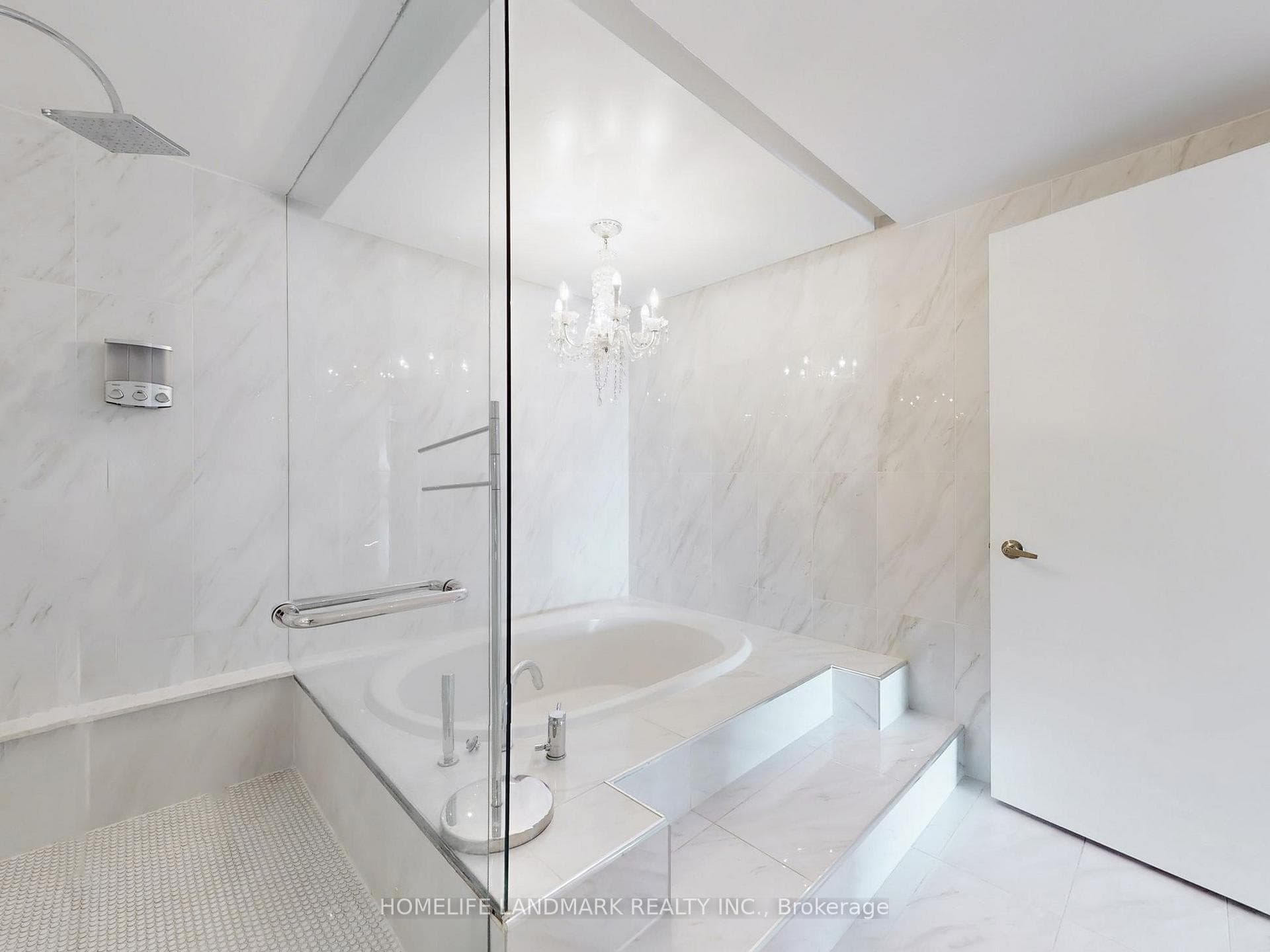480 Queens Quay Unit 304W photo 15