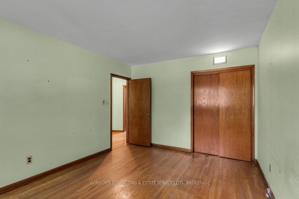 107 Queen Mary Road photo 20