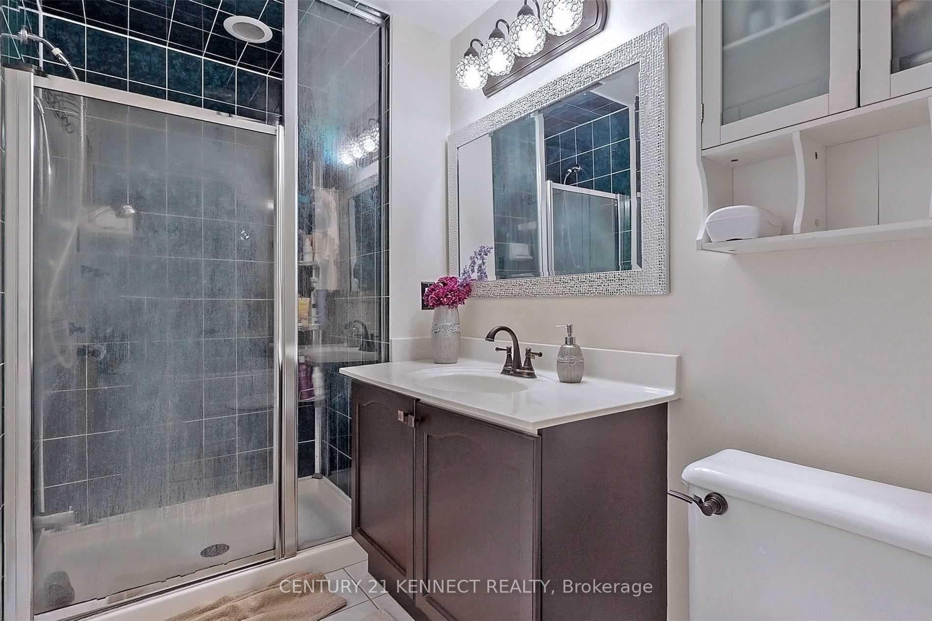 200 Burnhamthorpe Road Unit 1203 photo 17