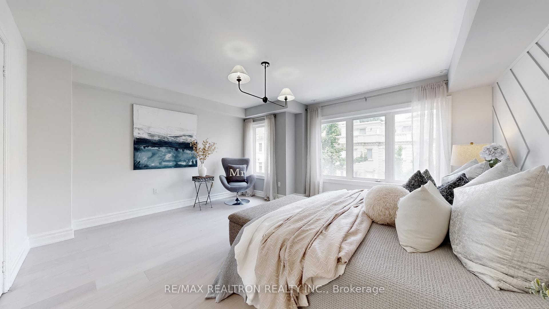 37 William Poole Way photo 26