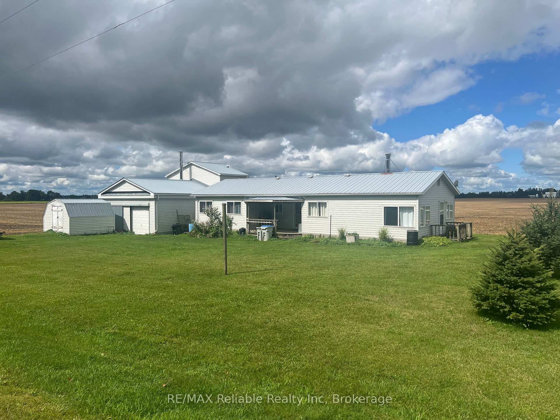 41597 Hullett McKillop Road photo 2