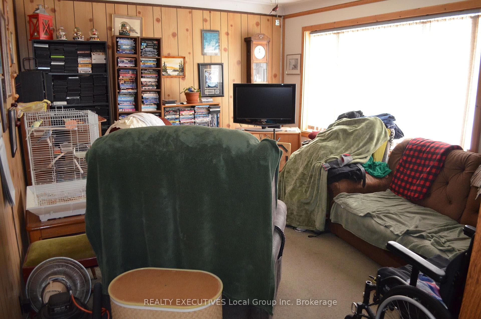 304 Angus Avenue photo 9