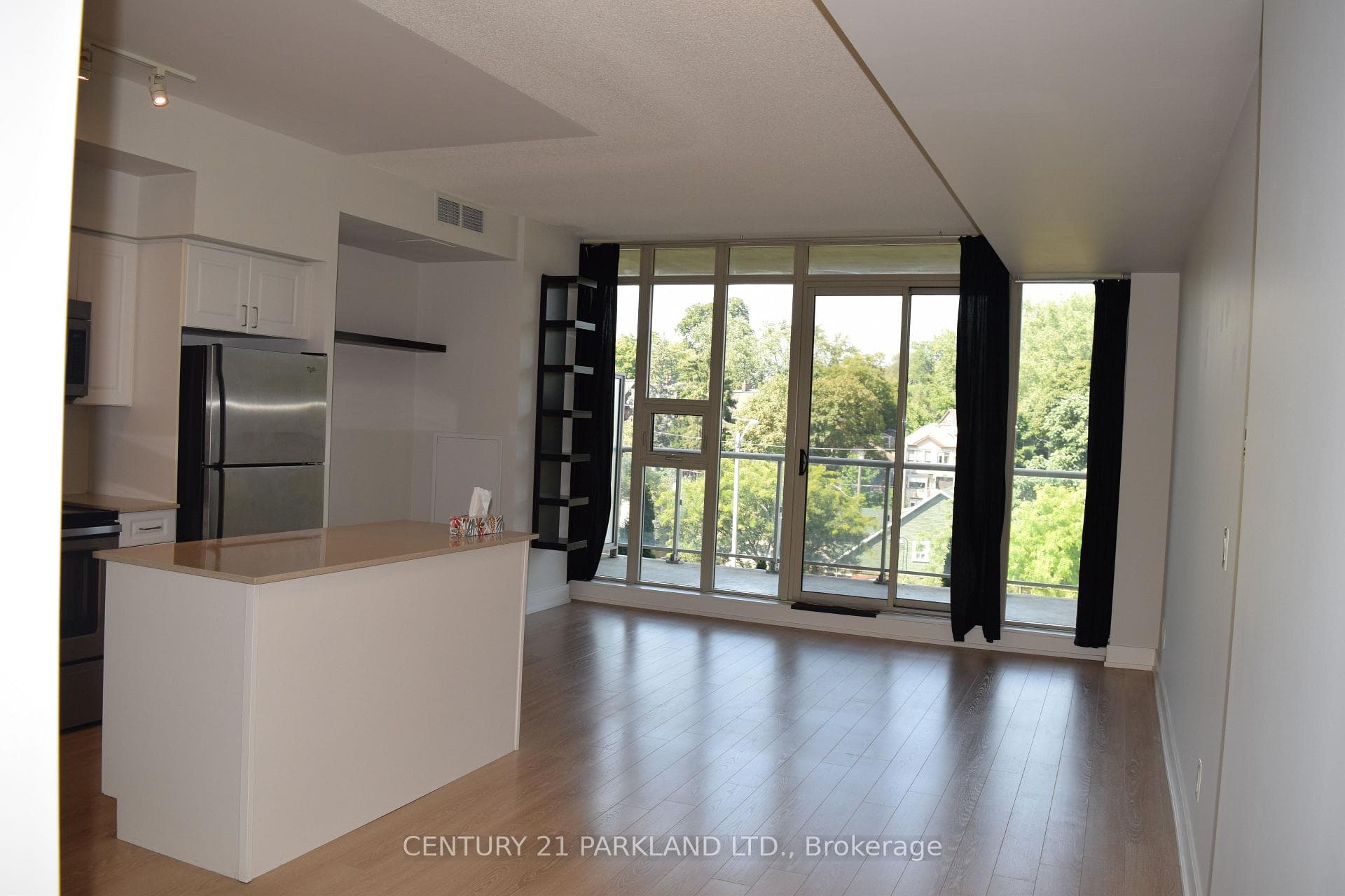 1638 Bloor Street Unit 312 photo 5