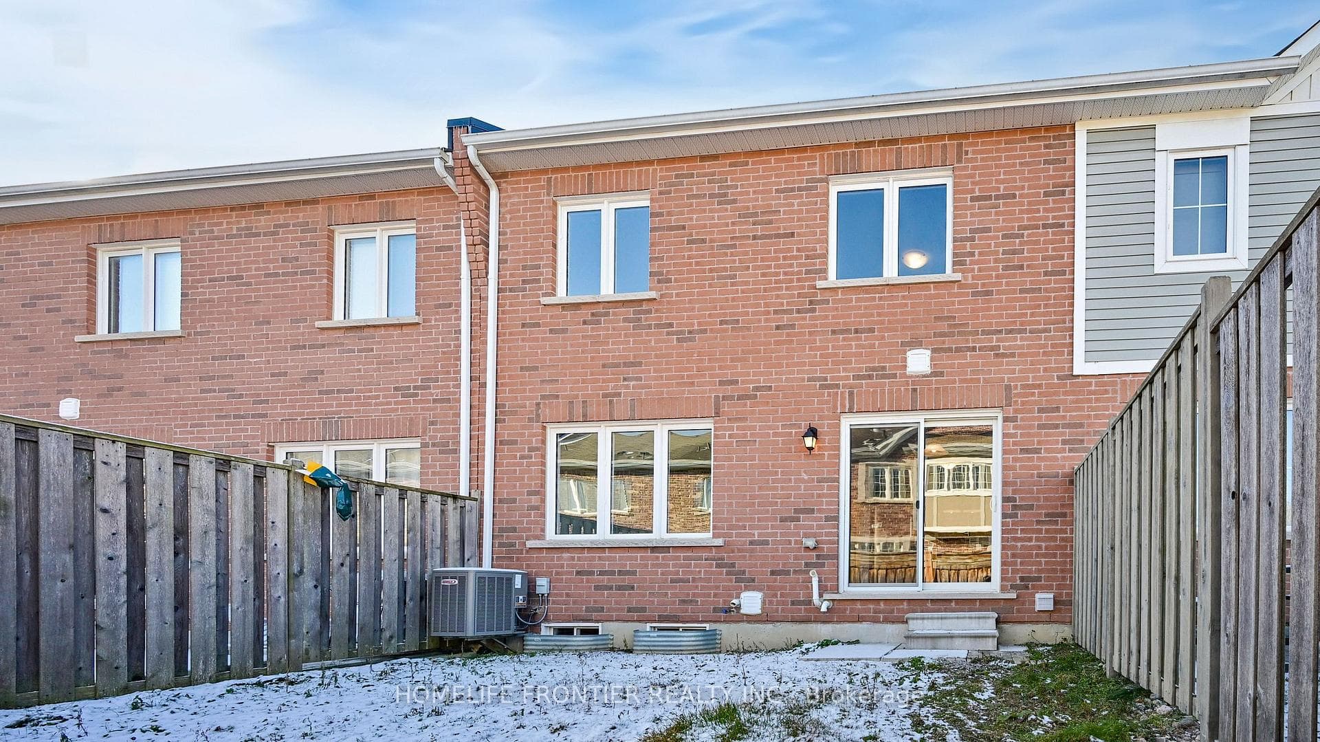 7 Hutt Crescent photo 23