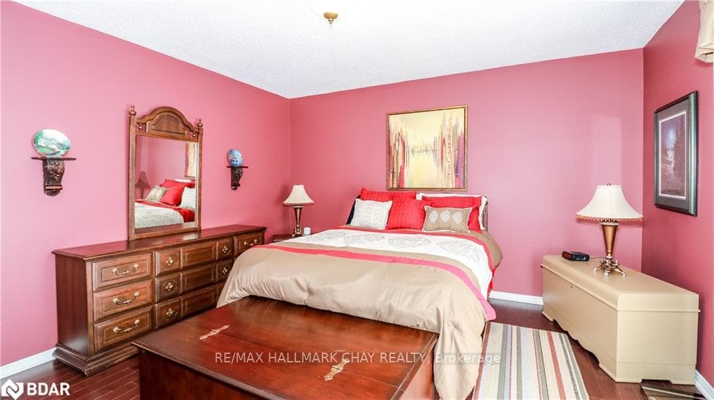 163 Livingstone Street photo 24