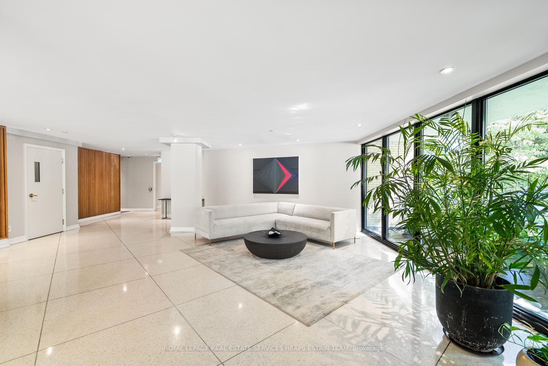 581 Avenue Road Unit 204 photo 16