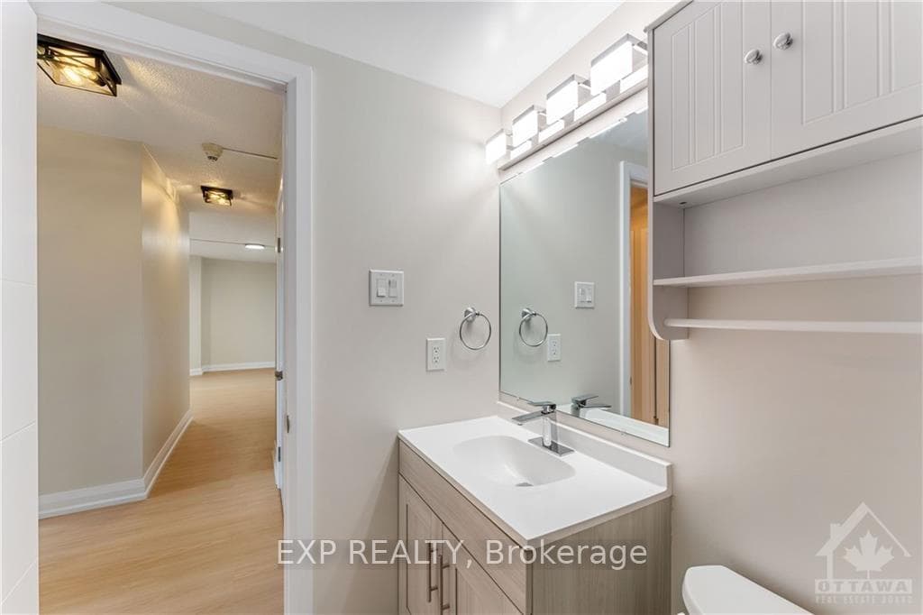 2000 JASMINE Crescent Unit 213 photo 15