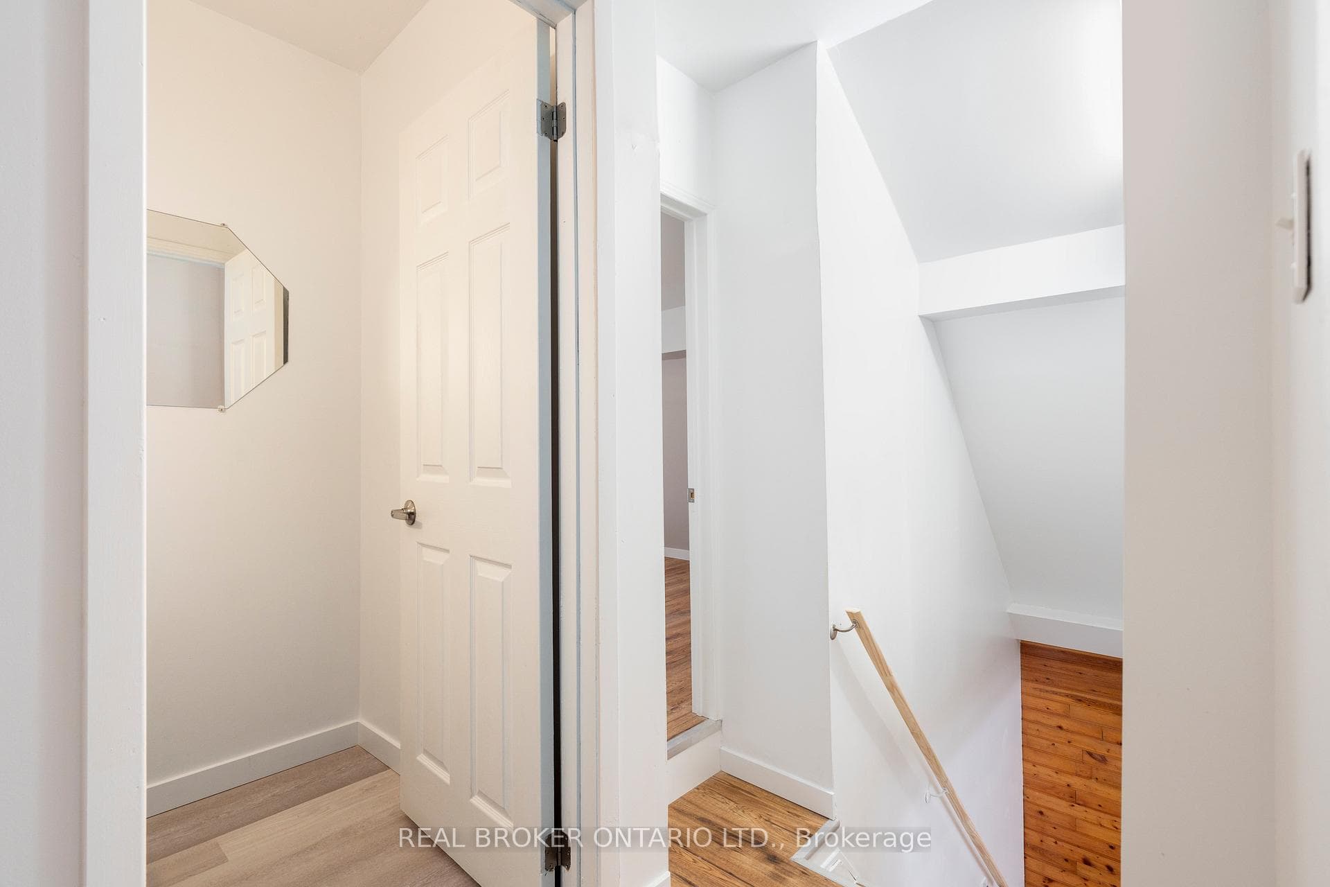 134 Catharine Street photo 23