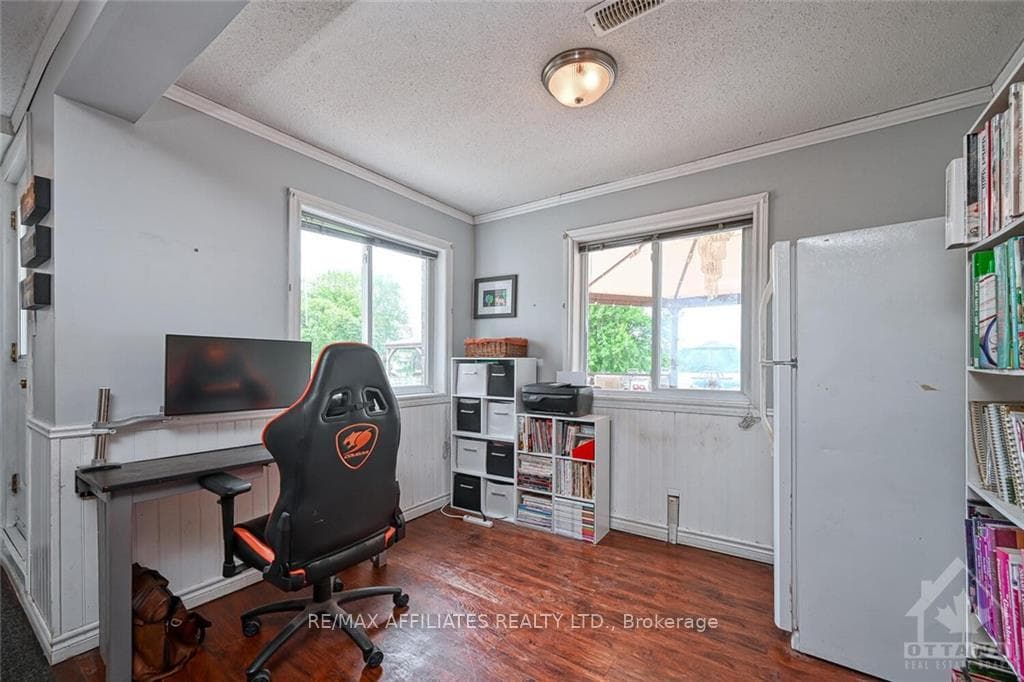 428 QUEEN Street photo 20