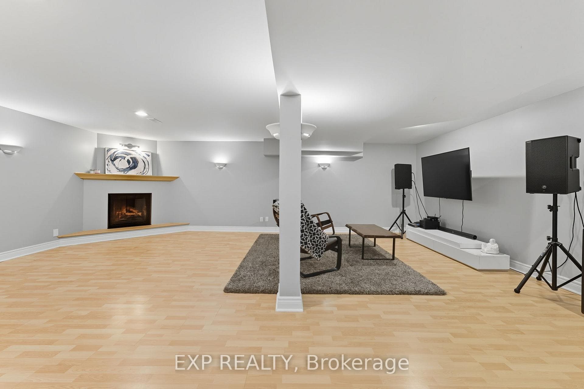 16 North Harrow Drive photo 36