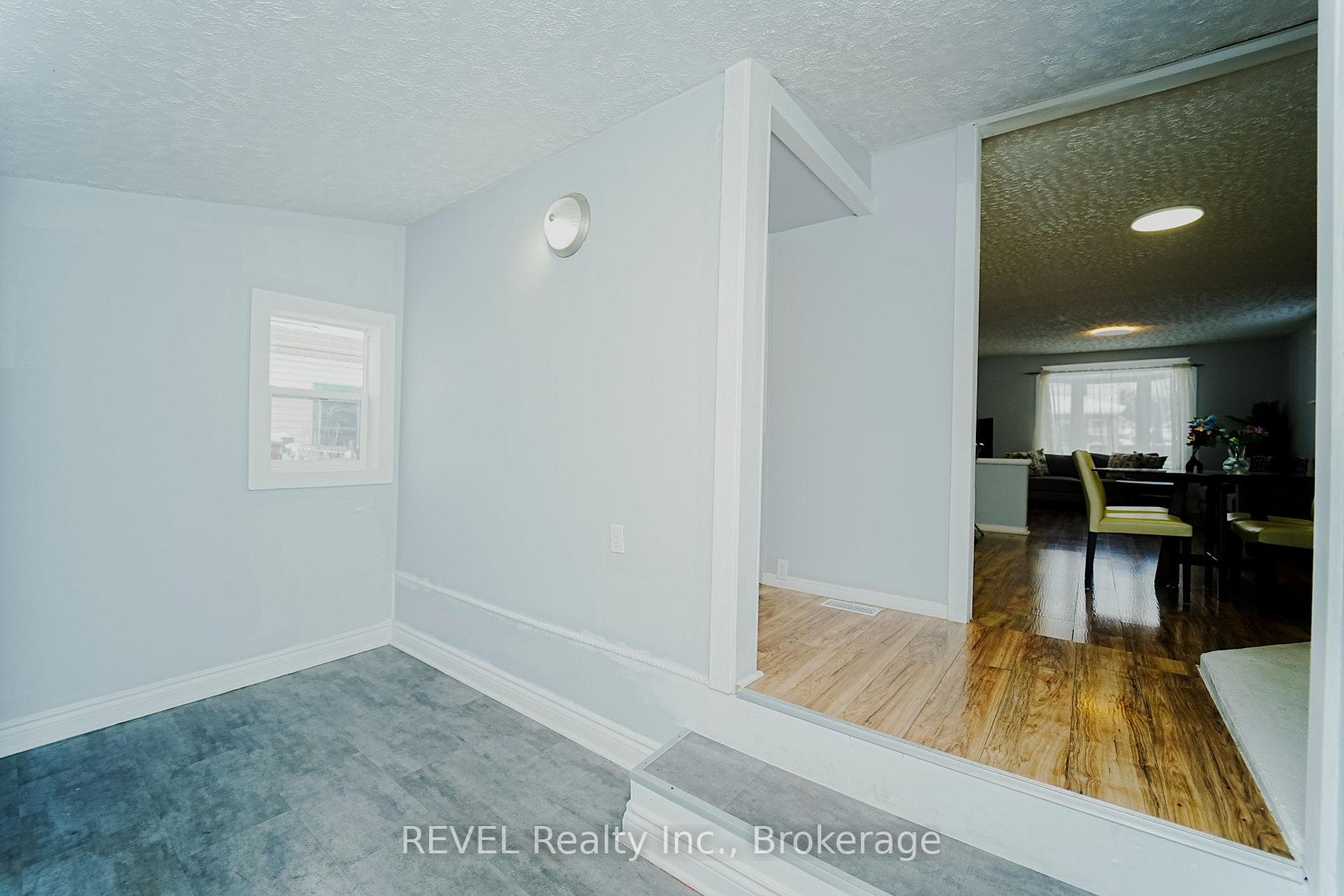 4586 Fifth Avenue photo 25