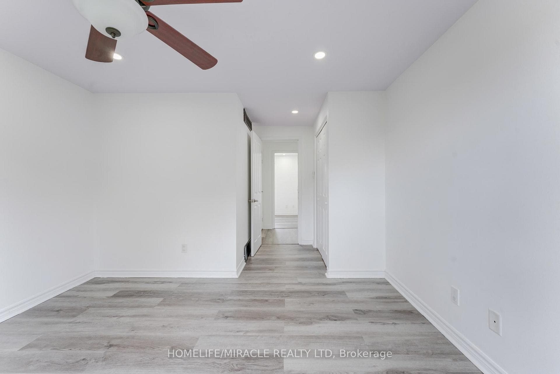 76 Frobisher Court photo 20