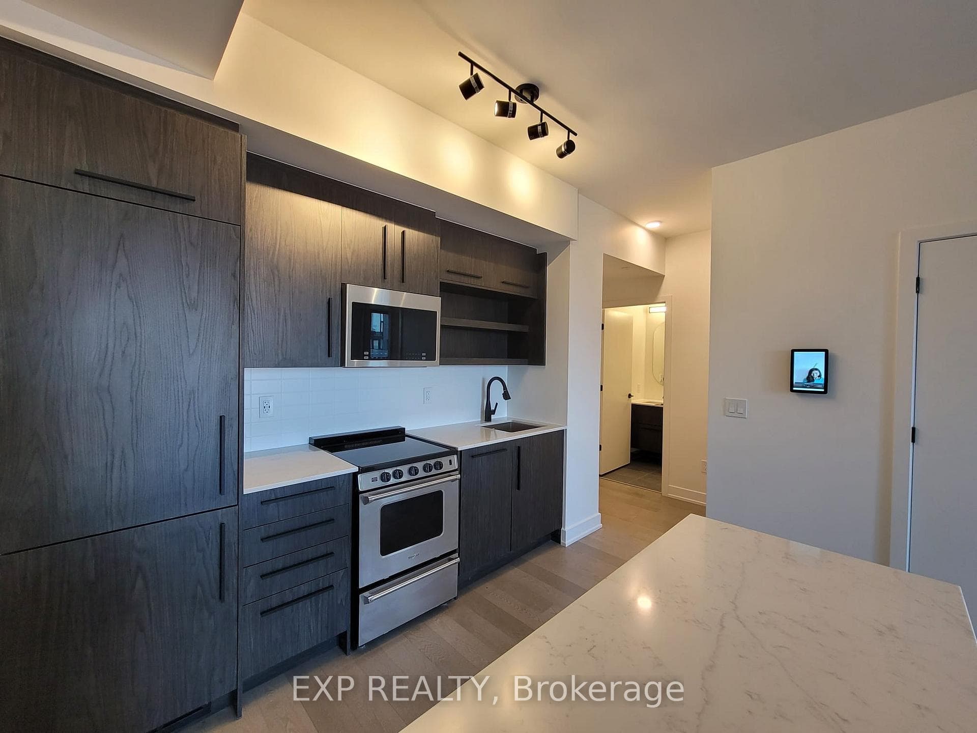 560 Rideau Street Unit 407 photo 6