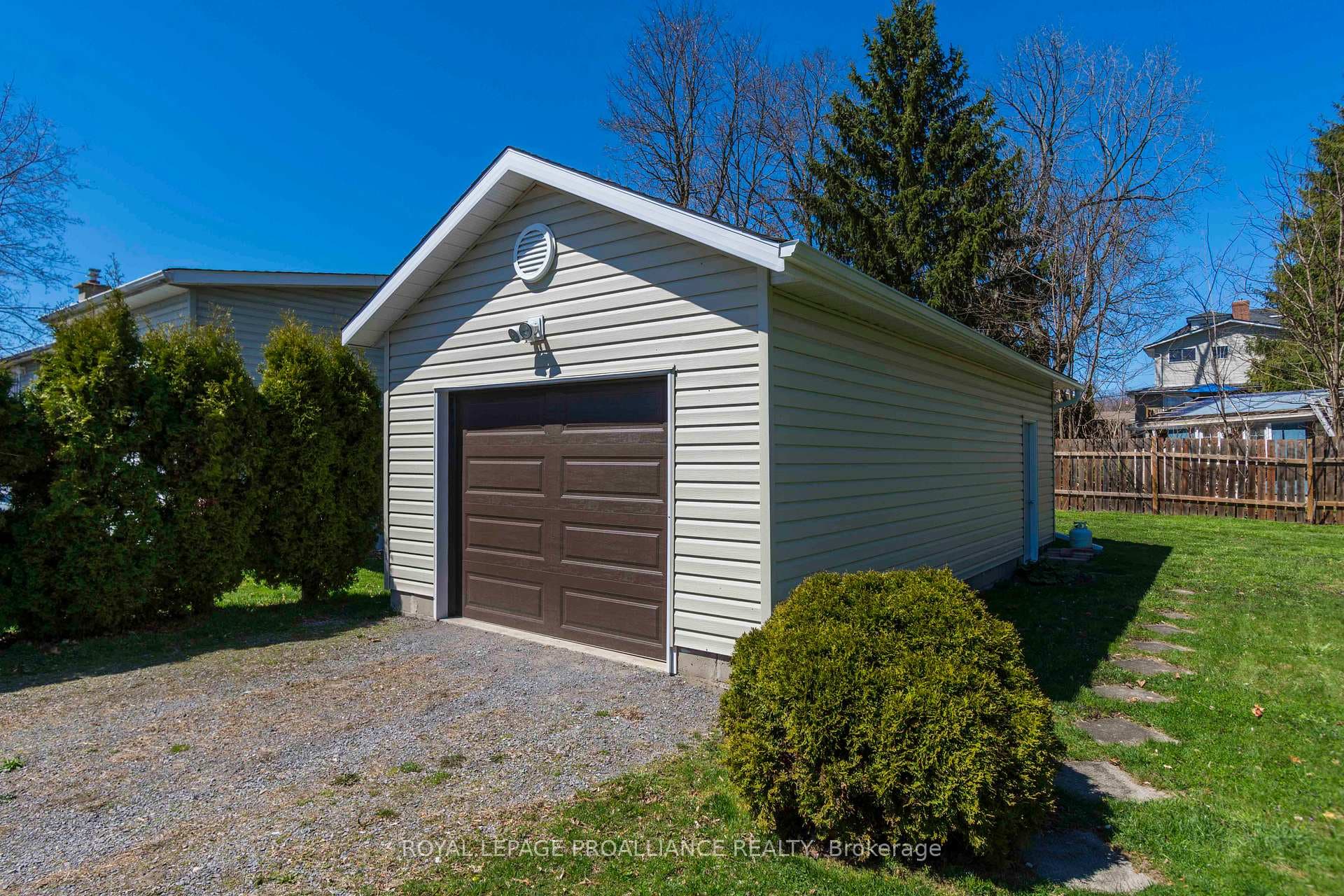 36 Hunt Lane photo 18