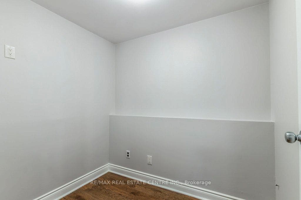 364 Meadowbrook Drive photo 18