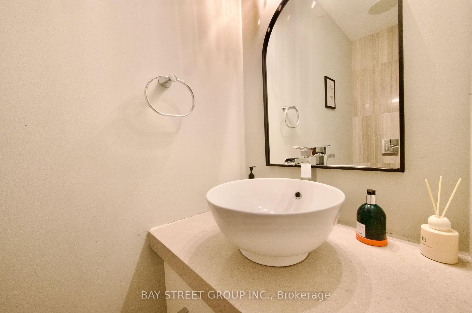 Bathroom 3 - 2 pieces