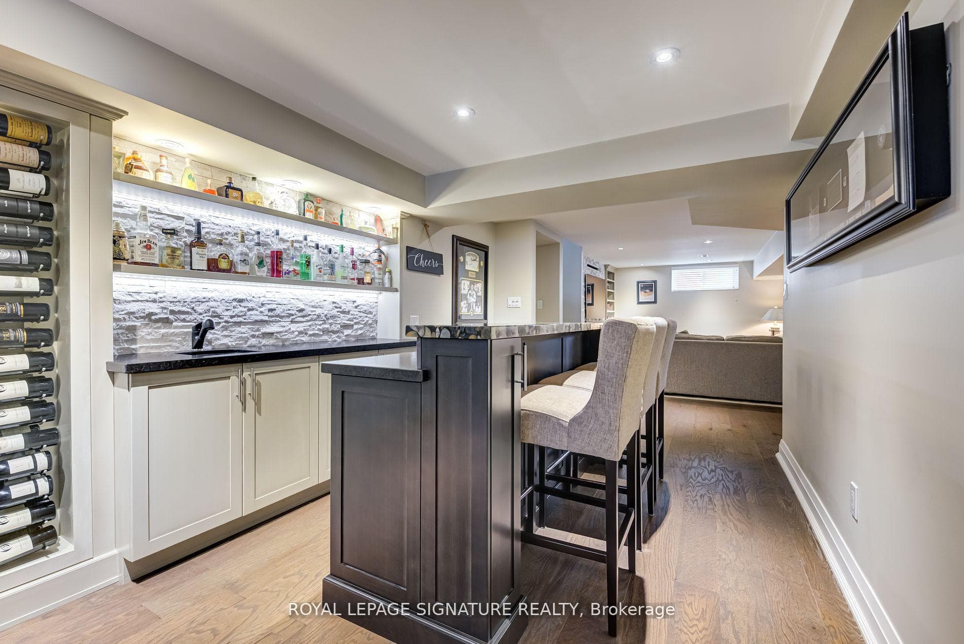 2394 Glengarry Road photo 29