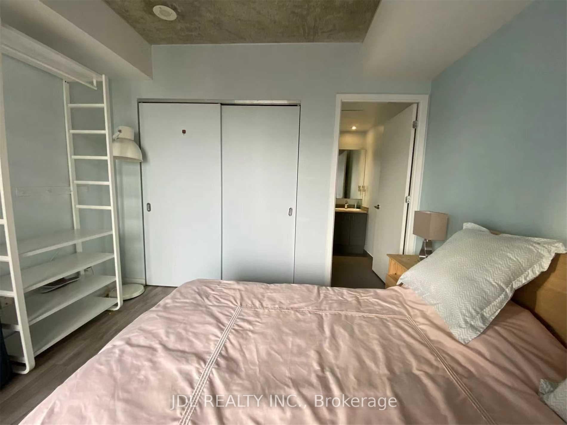 285 Mutual Street Unit 2208 photo 12