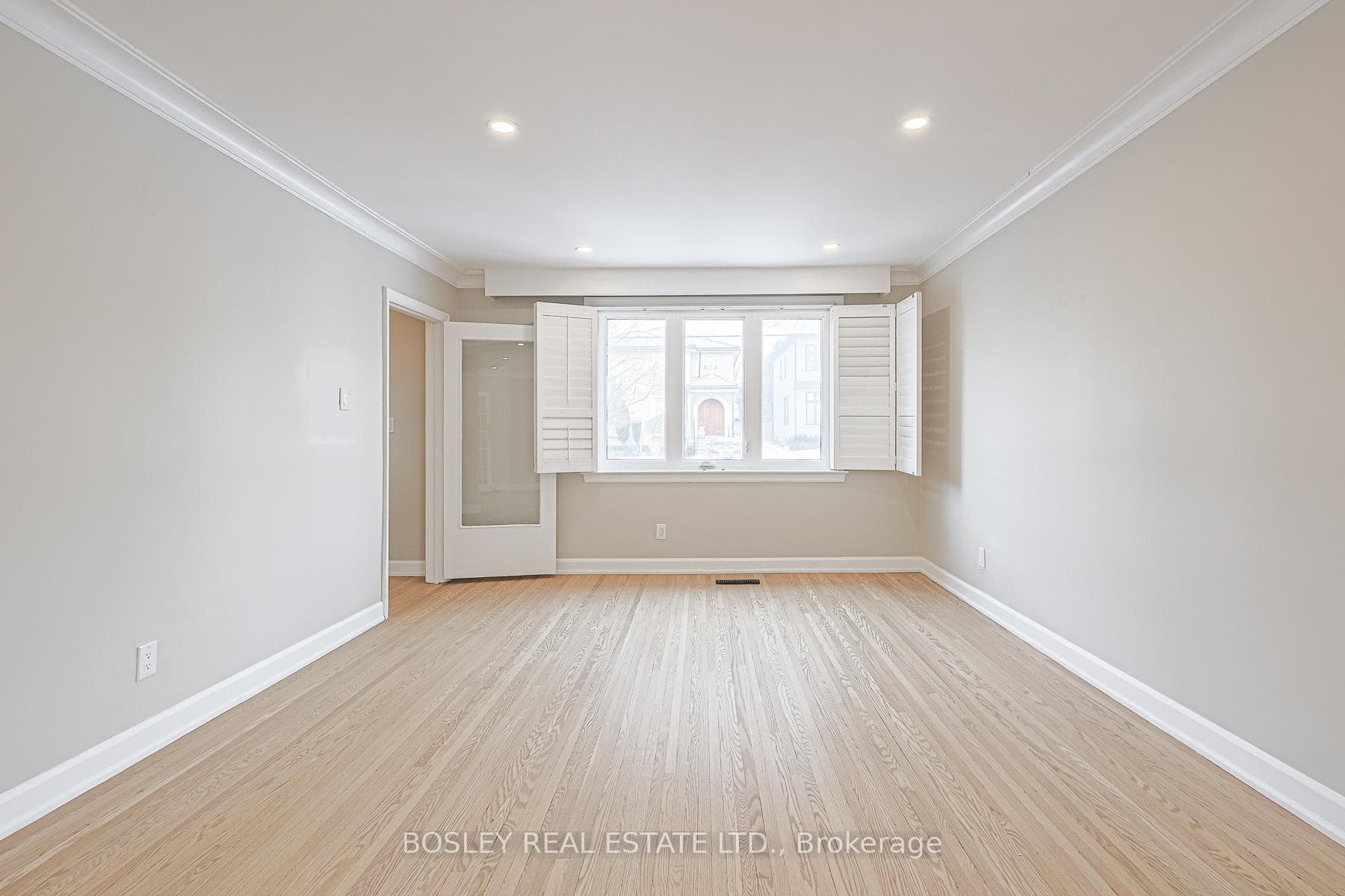 639 Glengrove Avenue photo 7