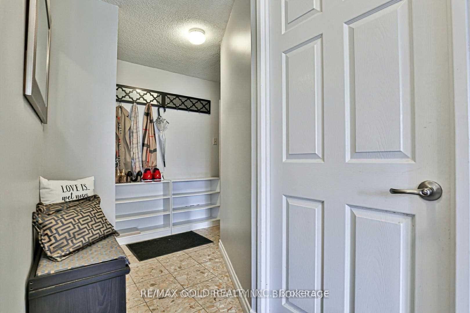 736 Bay Street Unit 710 photo 6