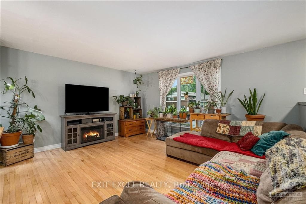454 VICTORIA Street photo 8