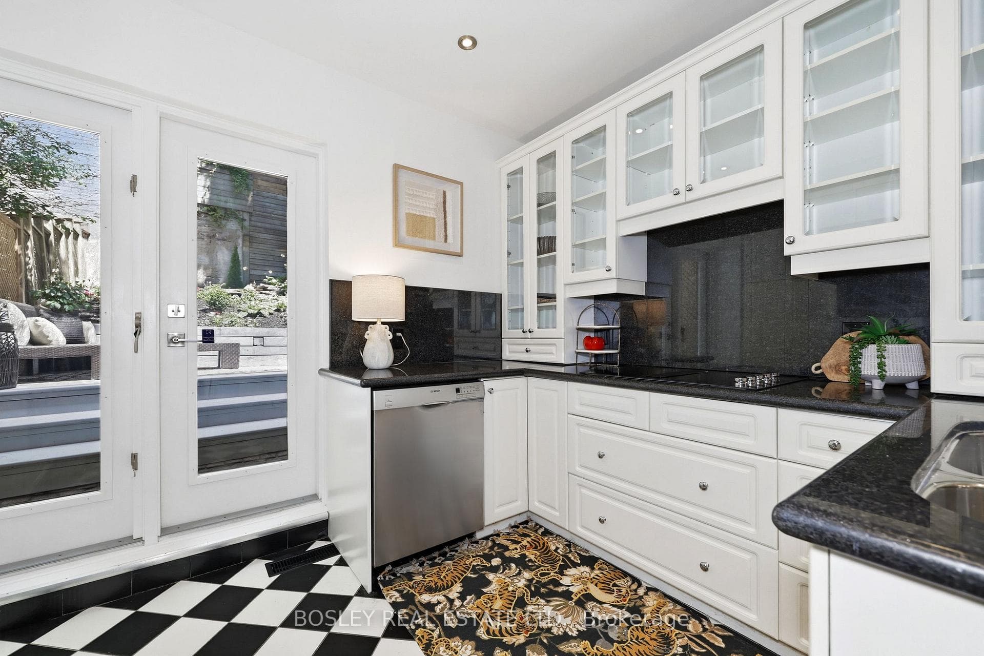 34 Tennis Crescent photo 14