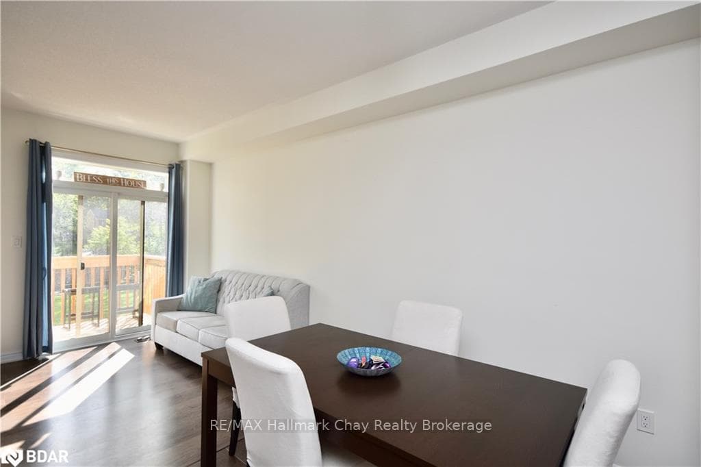 55 GREENWOOD Drive photo 14