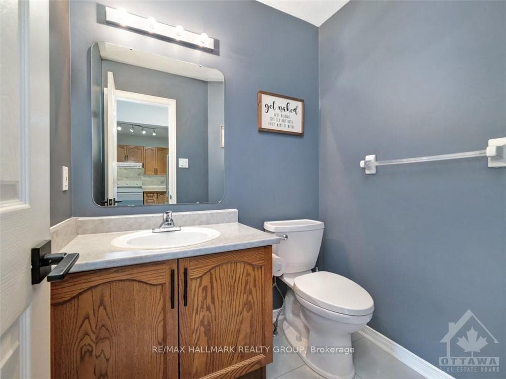 129 MARKLAND Crescent photo 12