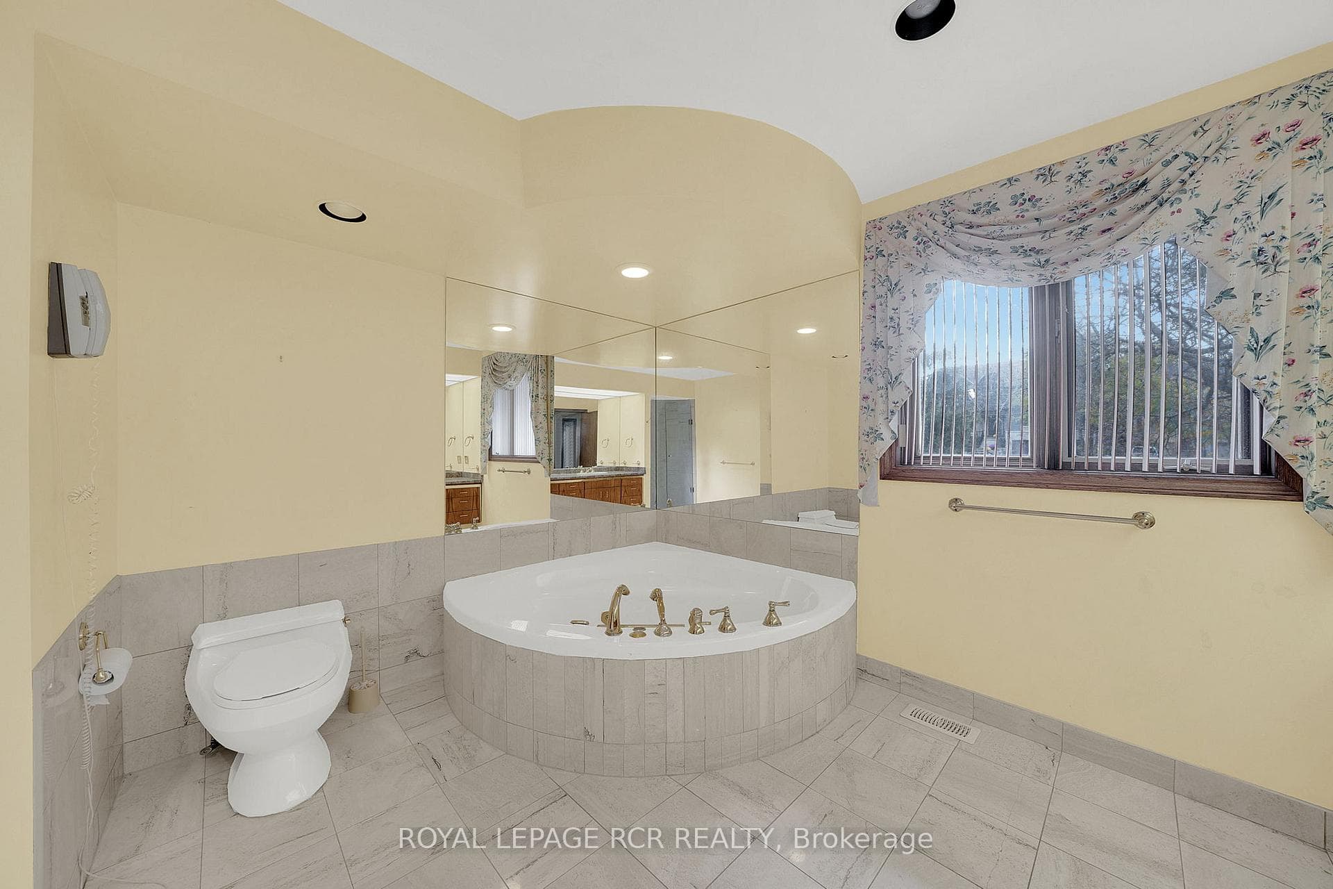 Primary Bedroom 5pc Ensuite