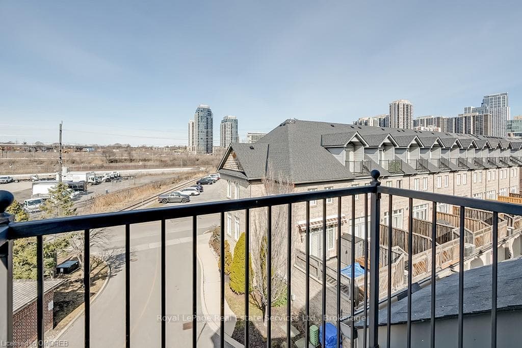 270 VAN DUSEN Boulevard Unit 1 photo 41