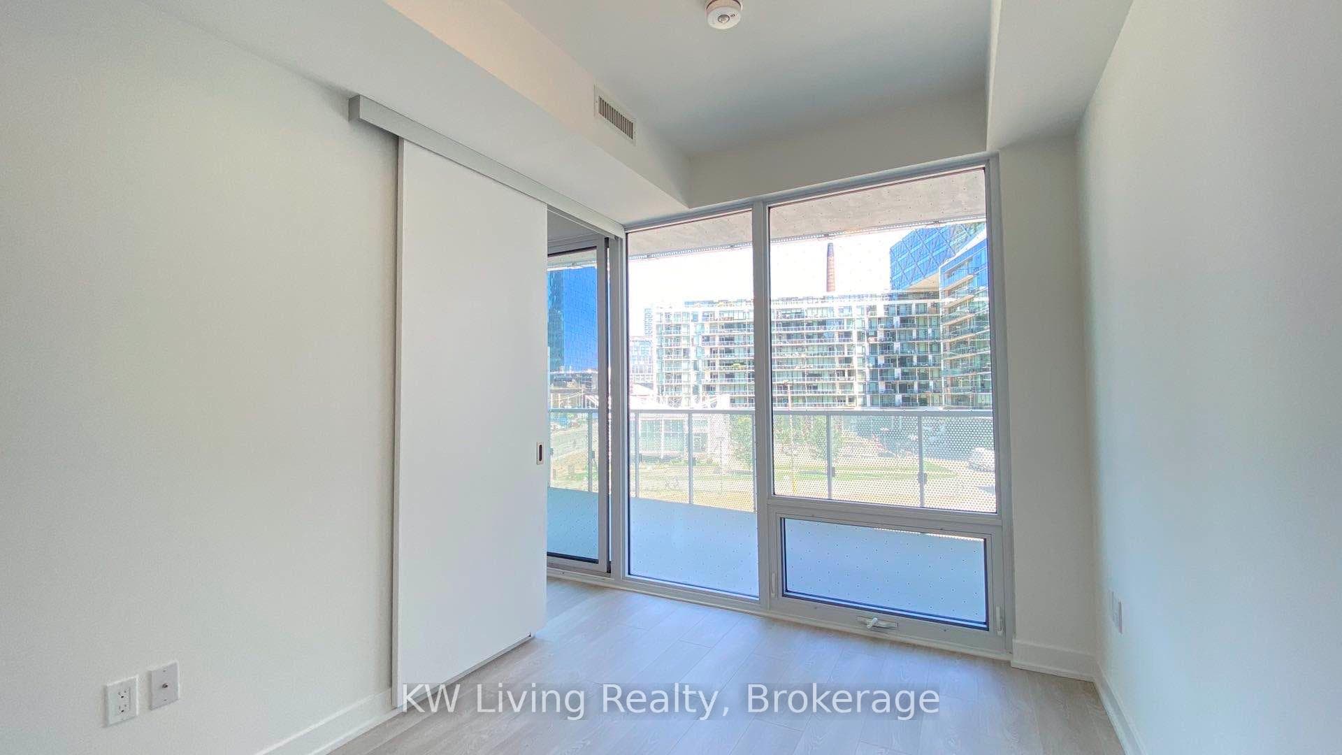15 Queens Quay Unit 324 photo 12