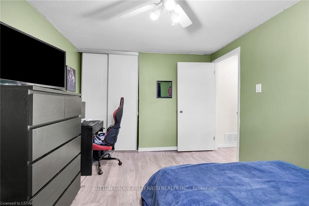 1330 JALNA Boulevard Unit 220 photo 20